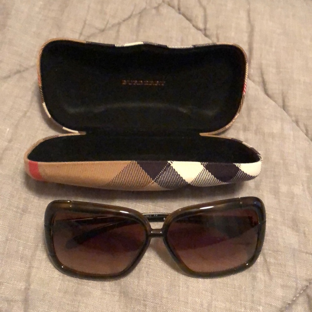 Burberry Sunglasses!